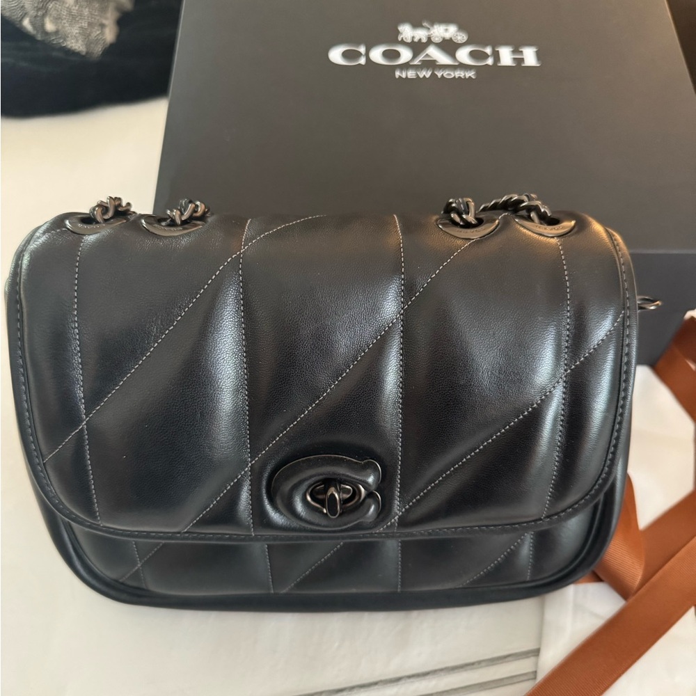 Coach Quilted black leather Pillow Madison Shoulder Bag with Chain Strap CLEAN!